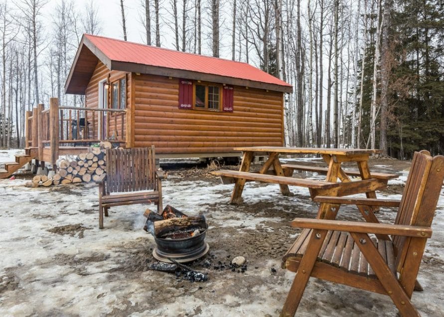 The Mustang Cabin rental in Pigeon Lake, central Alberta. Bear Creek Cabins.