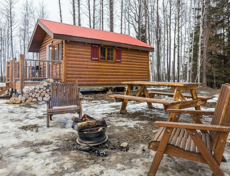 The Mustang Cabin rental in Pigeon Lake, central Alberta. Bear Creek Cabins.