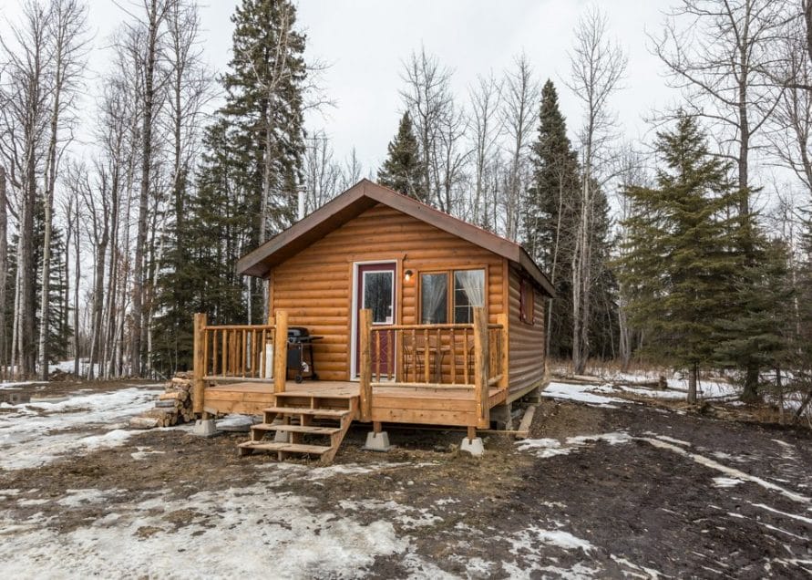The Mustang Cabin rental in Pigeon Lake, central Alberta. Bear Creek Cabins.
