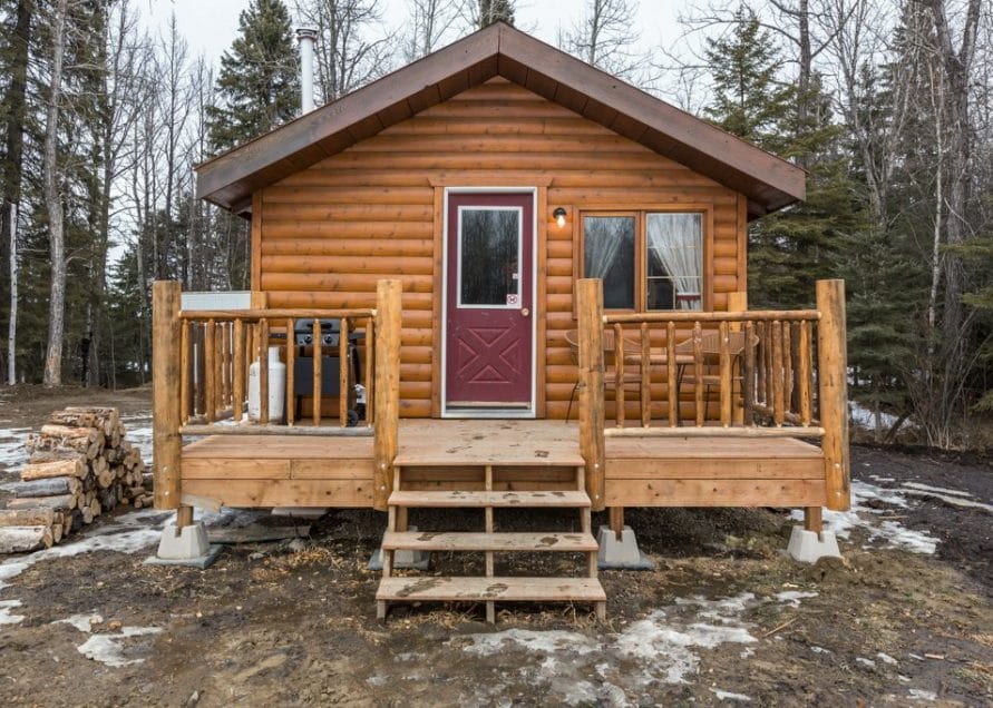 The Mustang Cabin rental in Pigeon Lake, central Alberta. Bear Creek Cabins.