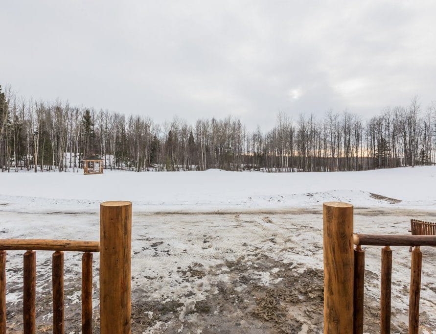 The Mustang Cabin rental in Pigeon Lake, central Alberta. Bear Creek Cabins.