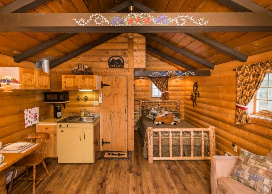 The Mustang Cabin rental in Pigeon Lake, central Alberta. Bear Creek Cabins.