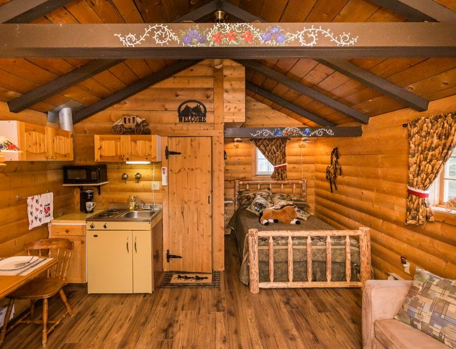 The Mustang Cabin rental in Pigeon Lake, central Alberta. Bear Creek Cabins.