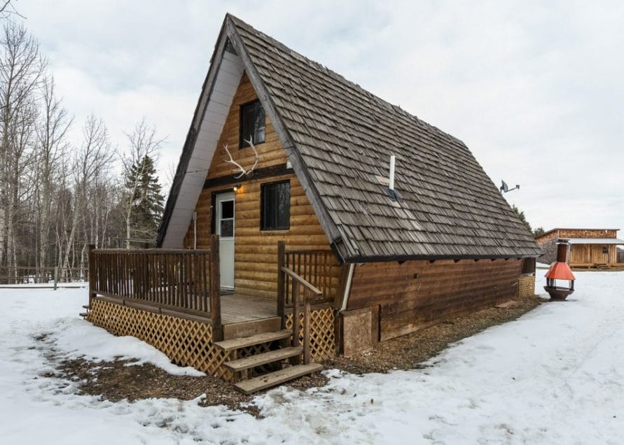 A Frame Cabin rentals in central Alberta, Cabin Rentals Pigeon Lake. Bear Creek Cabins.