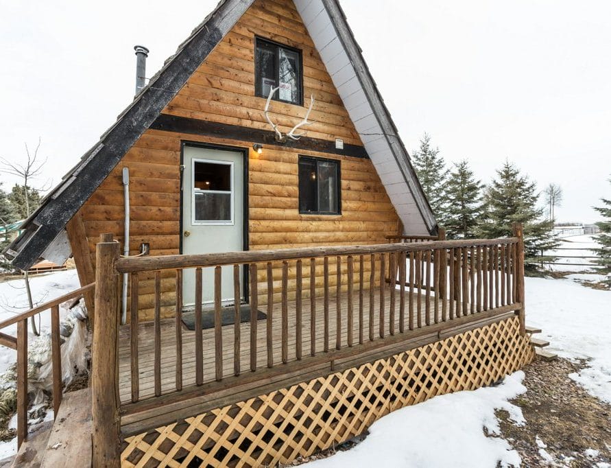 A Frame Cabin rentals in central Alberta, Cabin Rentals Pigeon Lake. Bear Creek Cabins.