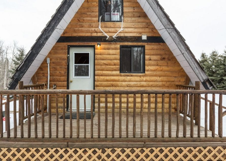 A Frame Cabin rentals in central Alberta, Cabin Rentals Pigeon Lake. Bear Creek Cabins.