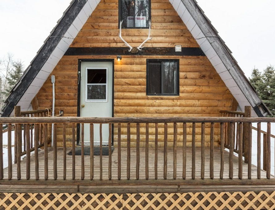 A Frame Cabin rentals in central Alberta, Cabin Rentals Pigeon Lake. Bear Creek Cabins.