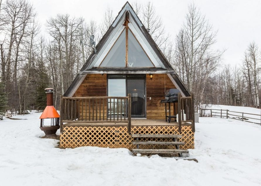 A Frame Cabin rentals in central Alberta, Cabin Rentals Pigeon Lake. Bear Creek Cabins.