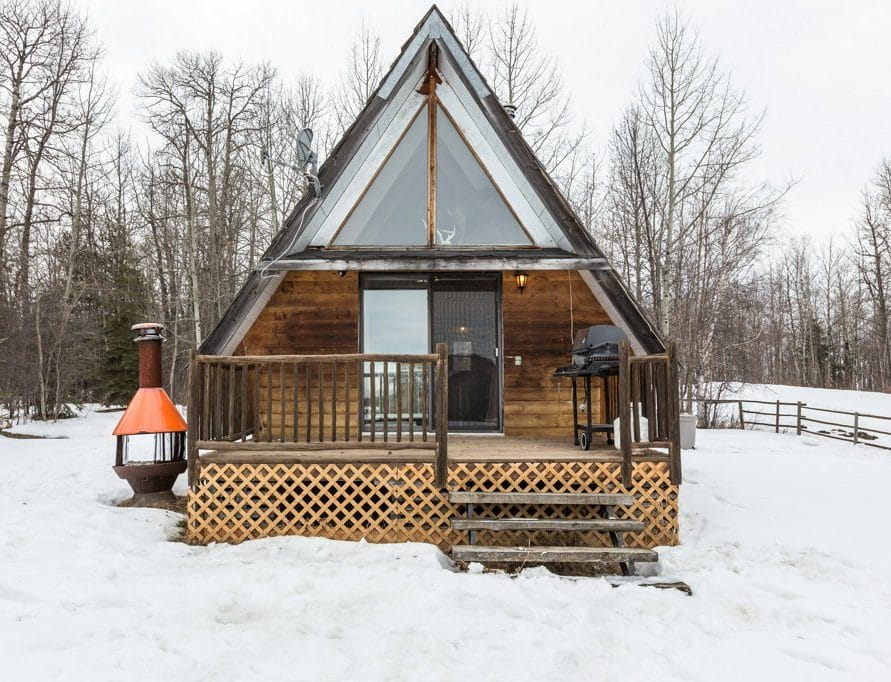 A Frame Cabin rentals in central Alberta, Cabin Rentals Pigeon Lake. Bear Creek Cabins.