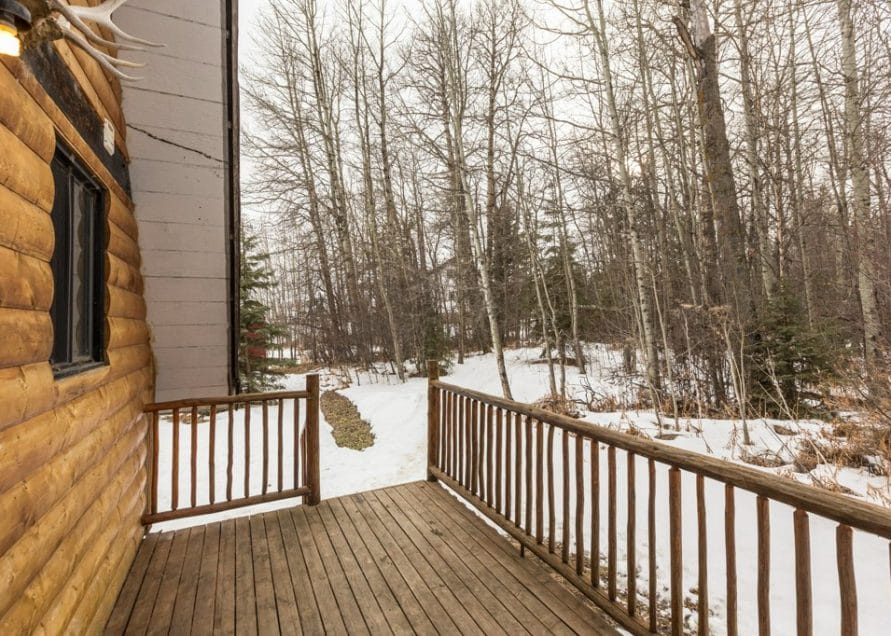 A Frame Cabin rentals in central Alberta, Cabin Rentals Pigeon Lake. Bear Creek Cabins.