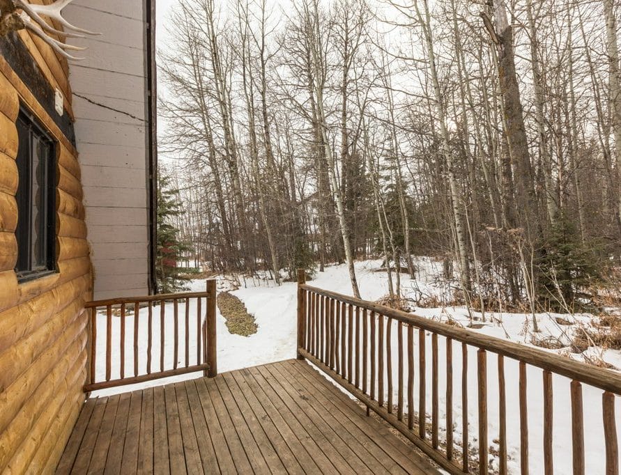 A Frame Cabin rentals in central Alberta, Cabin Rentals Pigeon Lake. Bear Creek Cabins.