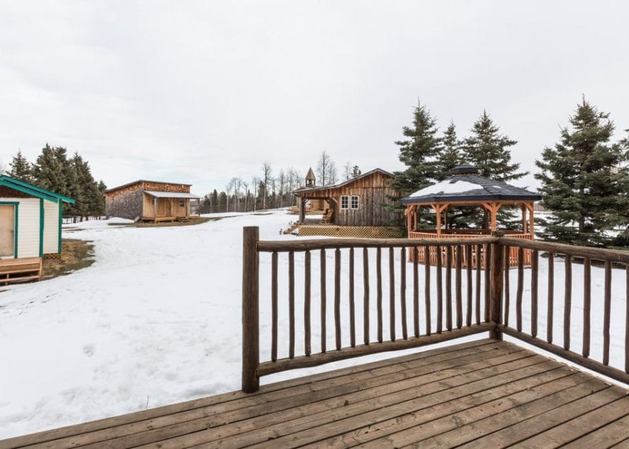 A Frame Cabin rentals in central Alberta, Cabin Rentals Pigeon Lake. Bear Creek Cabins.