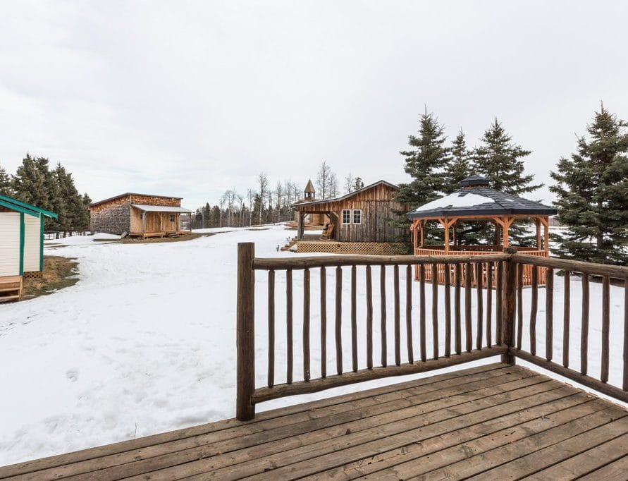 A Frame Cabin rentals in central Alberta, Cabin Rentals Pigeon Lake. Bear Creek Cabins.