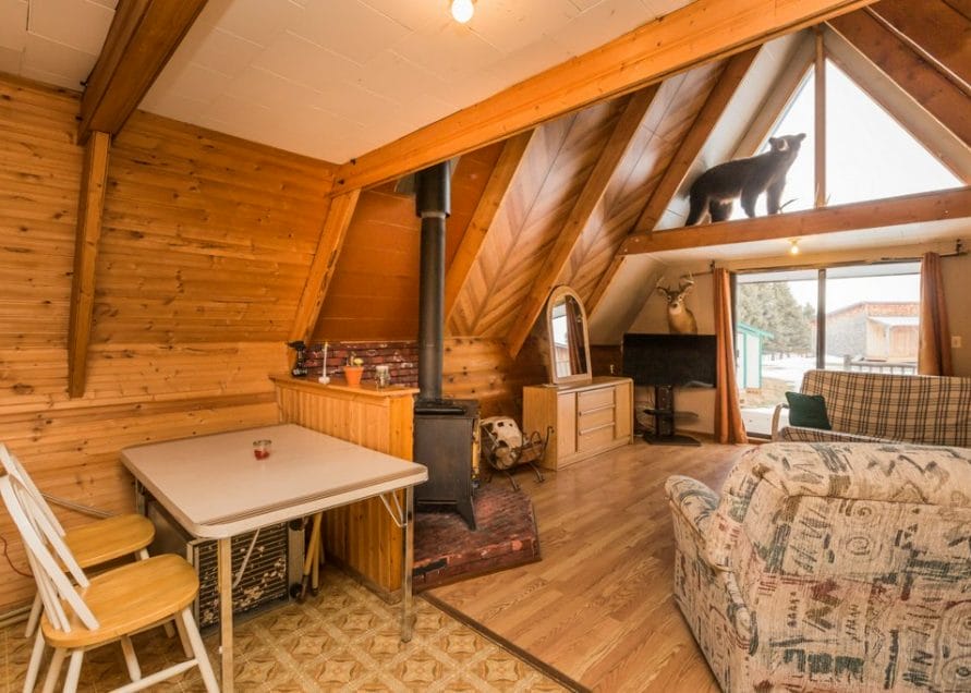 A Frame Cabin rentals in central Alberta, Cabin Rentals Pigeon Lake. Bear Creek Cabins.