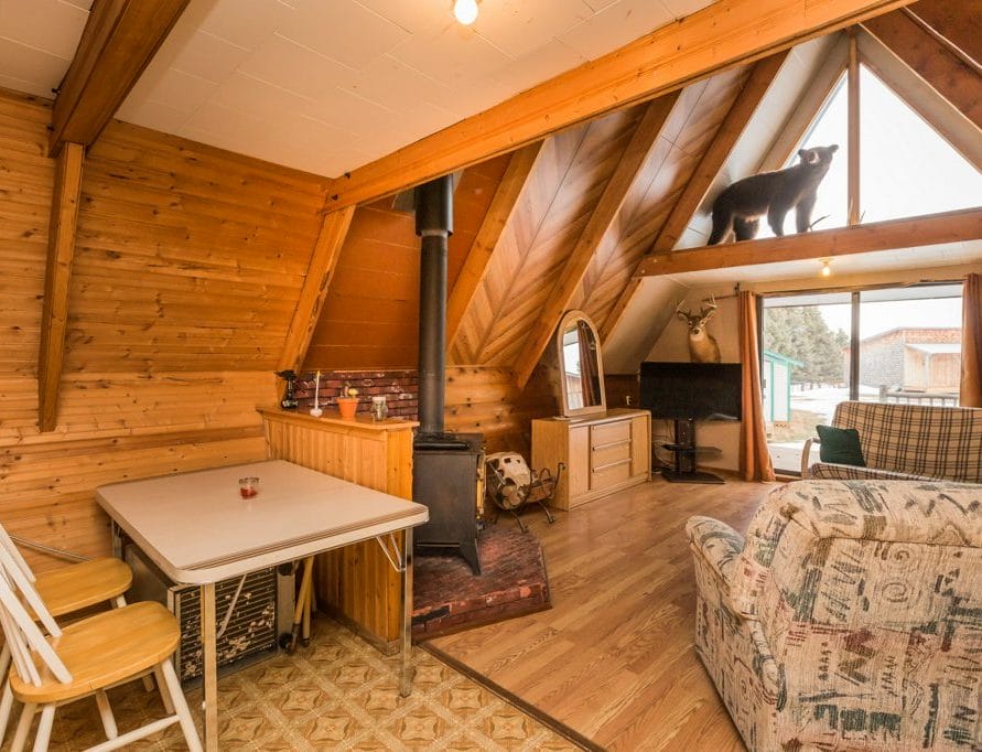 A Frame Cabin rentals in central Alberta, Cabin Rentals Pigeon Lake. Bear Creek Cabins.