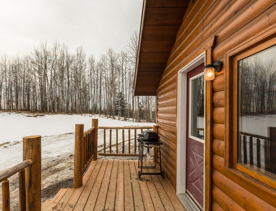 The Wolf Cabin rentals in Pigeon Lake, central Alberta. Bear Creek Cabins.