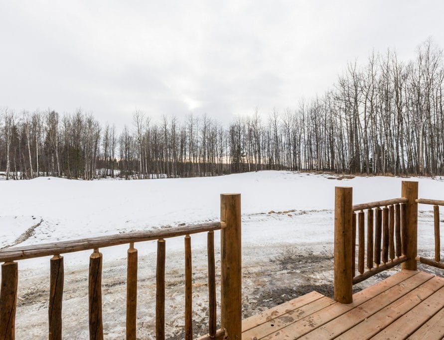 The Wolf Cabin rentals in Pigeon Lake, central Alberta. Bear Creek Cabins.