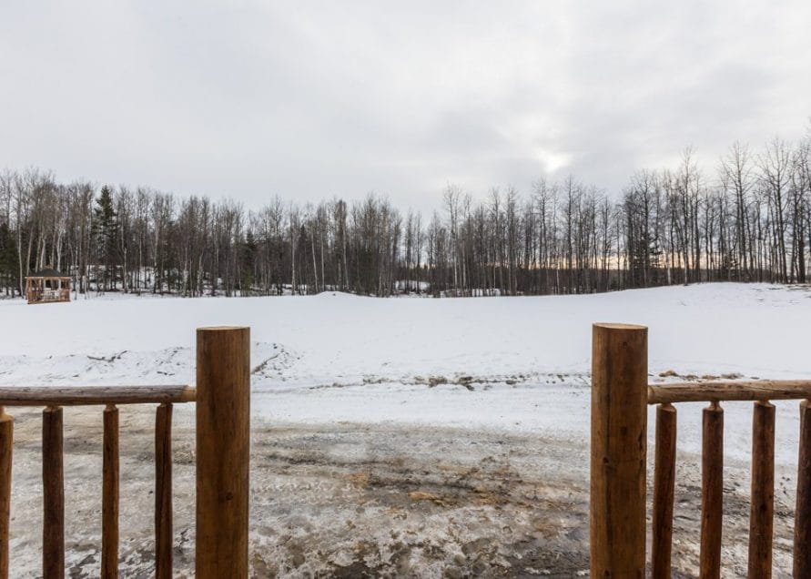 The Wolf Cabin rentals in Pigeon Lake, central Alberta. Bear Creek Cabins.
