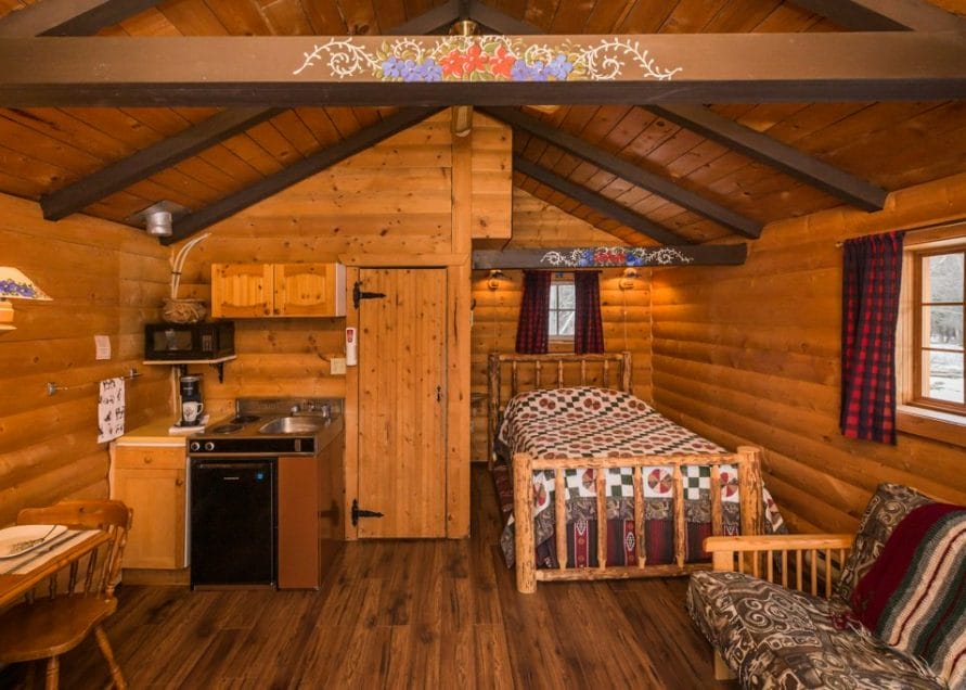The Wolf Cabin rentals in Pigeon Lake, central Alberta. Bear Creek Cabins.