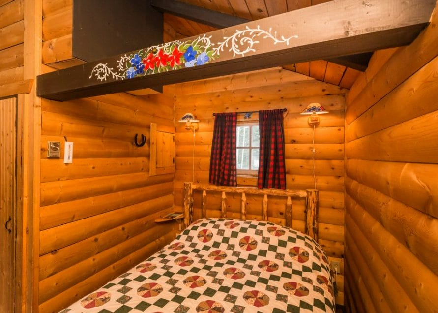 The Wolf Cabin rentals in Pigeon Lake, central Alberta. Bear Creek Cabins.