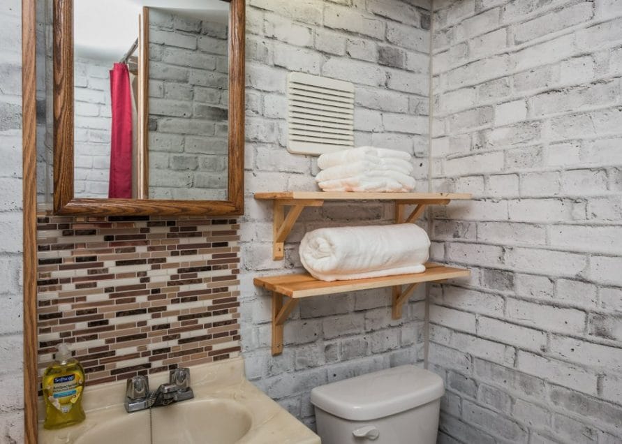 The Wolf Cabin rentals in Pigeon Lake, central Alberta. Bear Creek Cabins.