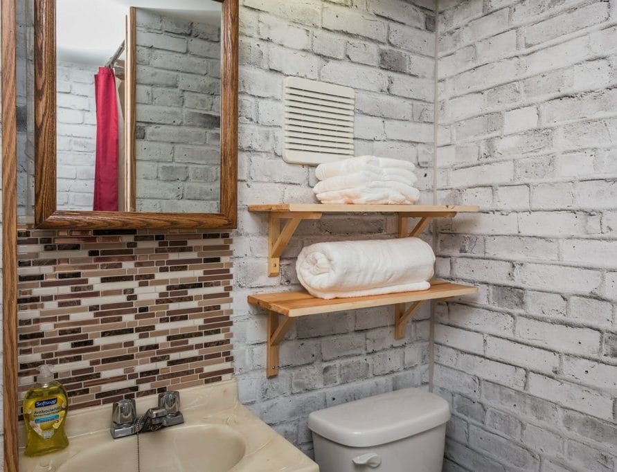 The Wolf Cabin rentals in Pigeon Lake, central Alberta. Bear Creek Cabins.