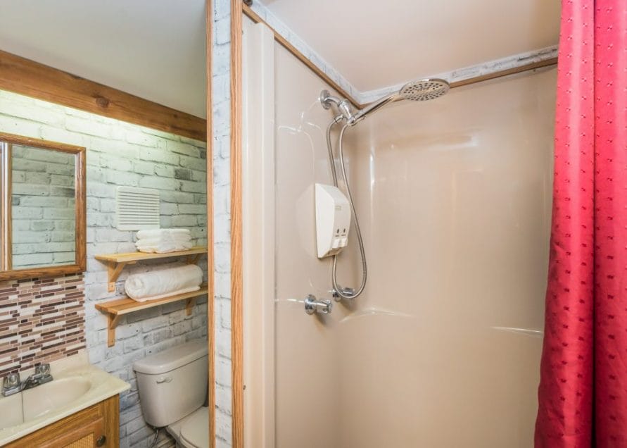 The Wolf Cabin rentals in Pigeon Lake, central Alberta. Bear Creek Cabins.