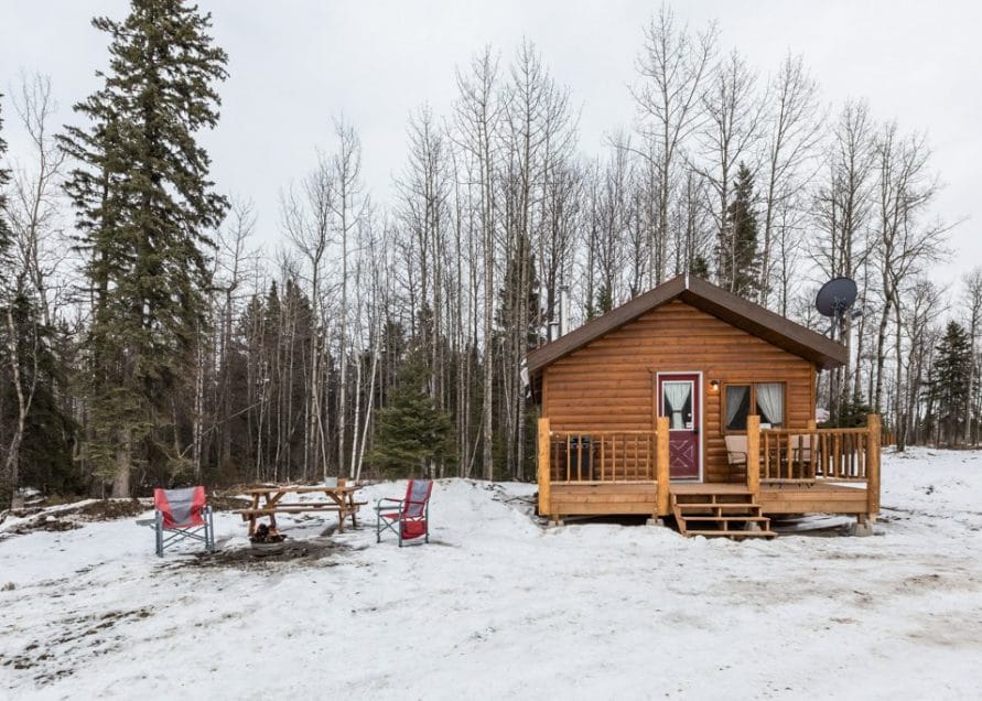 White Tail Cabin rentals in central Alberta. Bear Creek Cabins.