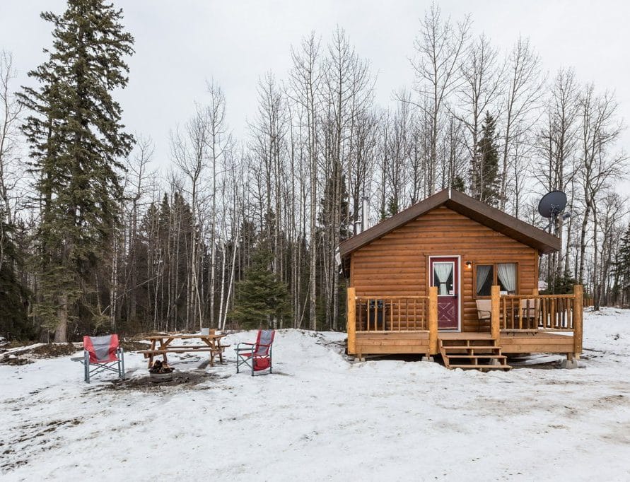 White Tail Cabin rentals in central Alberta. Bear Creek Cabins.