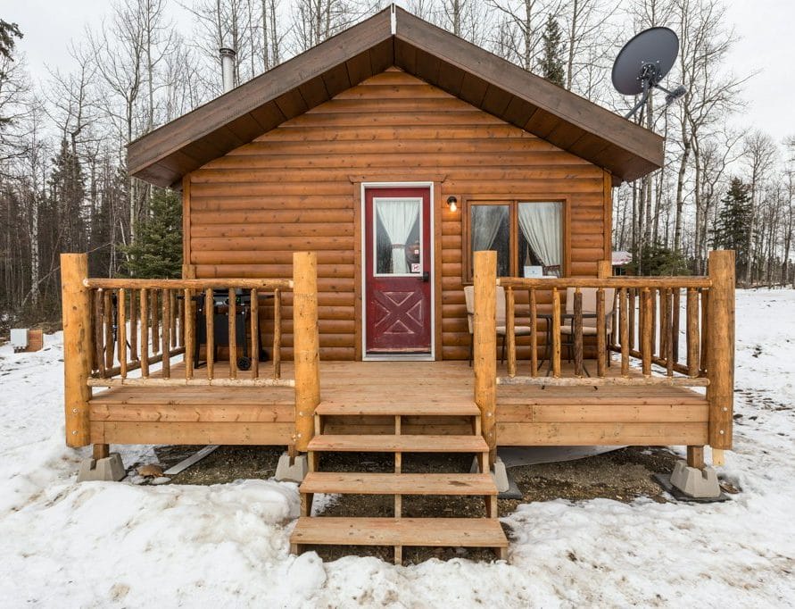White Tail Cabin rentals in central Alberta. Bear Creek Cabins.