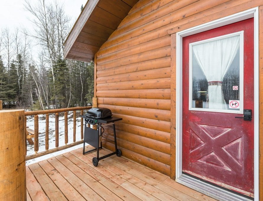 White Tail Cabin rentals in central Alberta. Bear Creek Cabins.