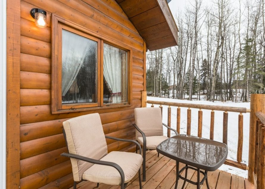 White Tail Cabin rentals in central Alberta. Bear Creek Cabins.
