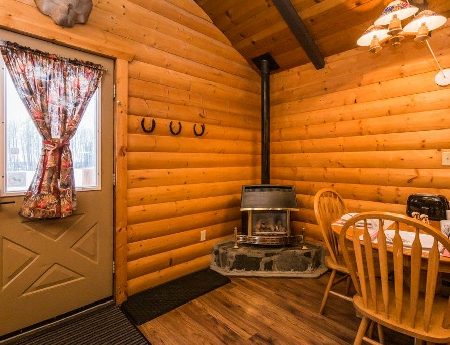 White Tail Cabin rentals in central Alberta. Bear Creek Cabins.