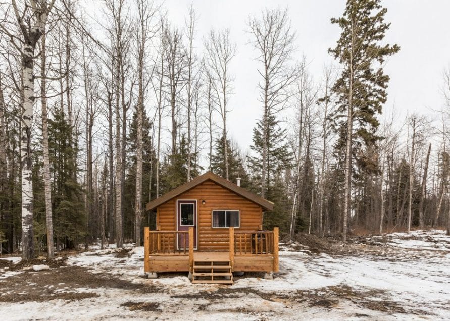 Teh Cottage Cabin rentals in central Alberta, Pigeon Lake. Bear Creek Cabins.