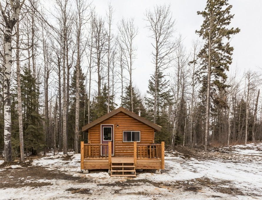 Teh Cottage Cabin rentals in central Alberta, Pigeon Lake. Bear Creek Cabins.