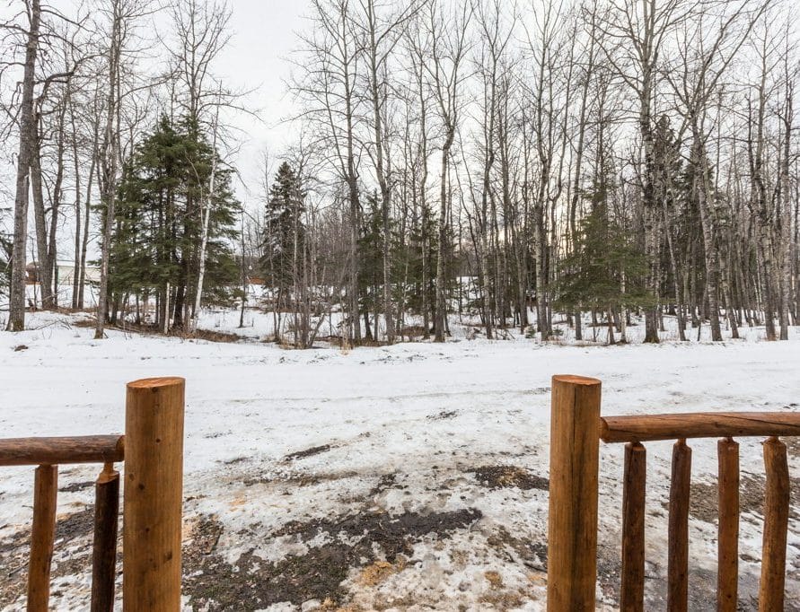 Teh Cottage Cabin rentals in central Alberta, Pigeon Lake. Bear Creek Cabins.