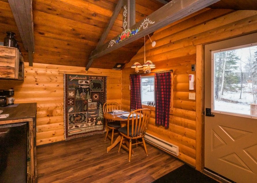 Teh Cottage Cabin rentals in central Alberta, Pigeon Lake. Bear Creek Cabins.