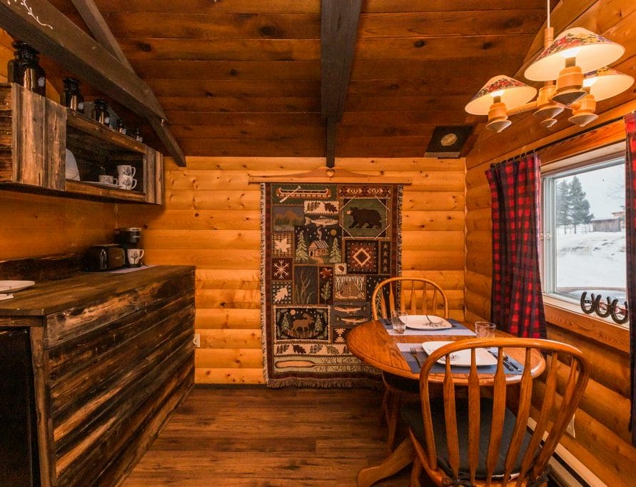 Teh Cottage Cabin rentals in central Alberta, Pigeon Lake. Bear Creek Cabins.