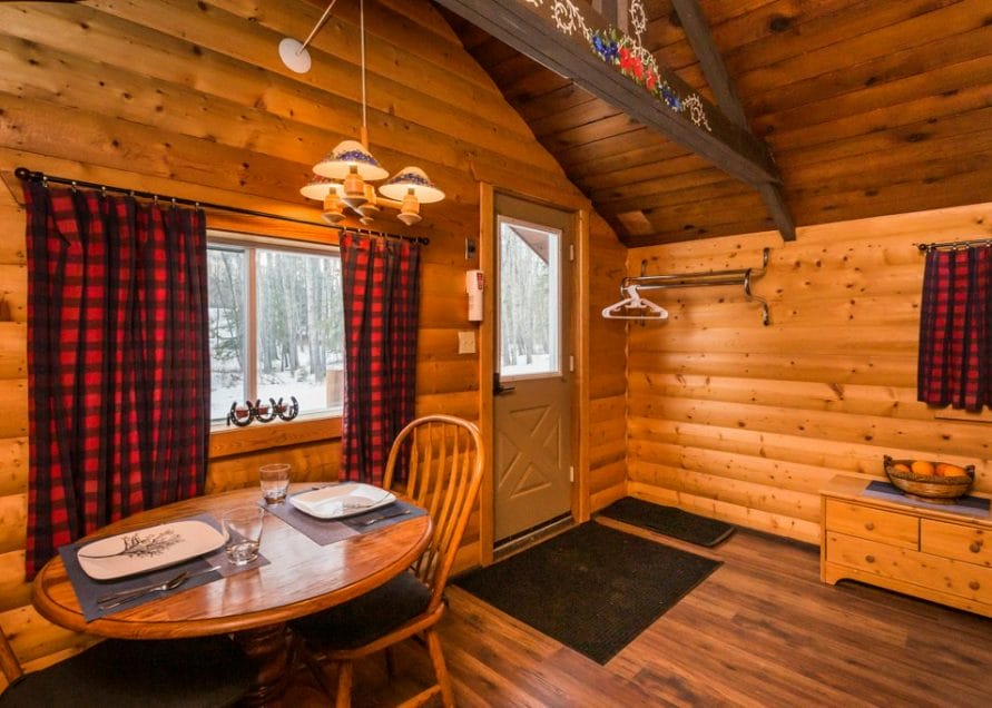Teh Cottage Cabin rentals in central Alberta, Pigeon Lake. Bear Creek Cabins.