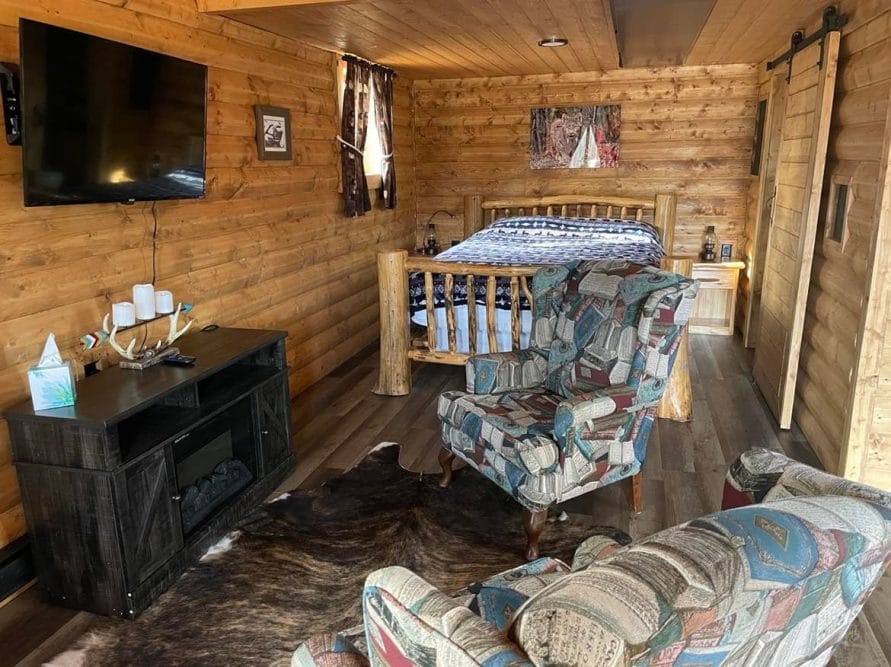 Lynx cabin